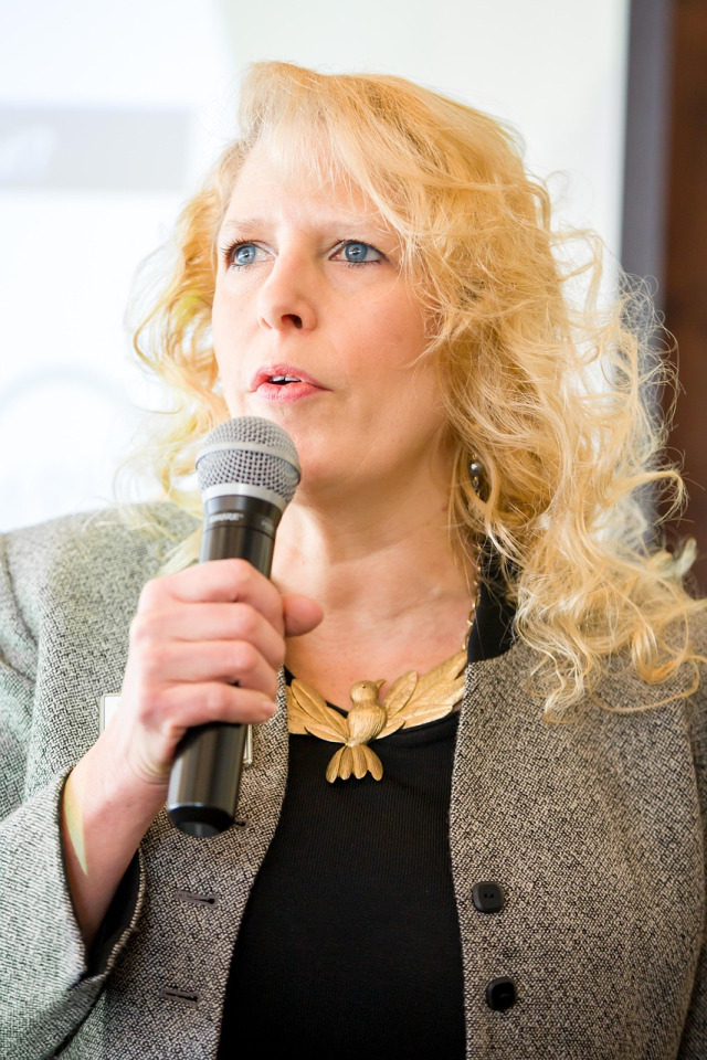 speaker teaching training business professional seminar meeting conference education event lecture audience